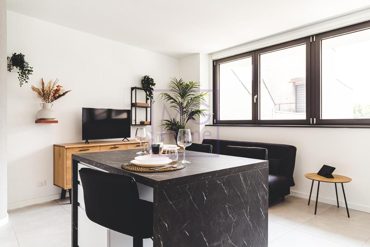 Mg Primula Apartment Милано Екстериор снимка