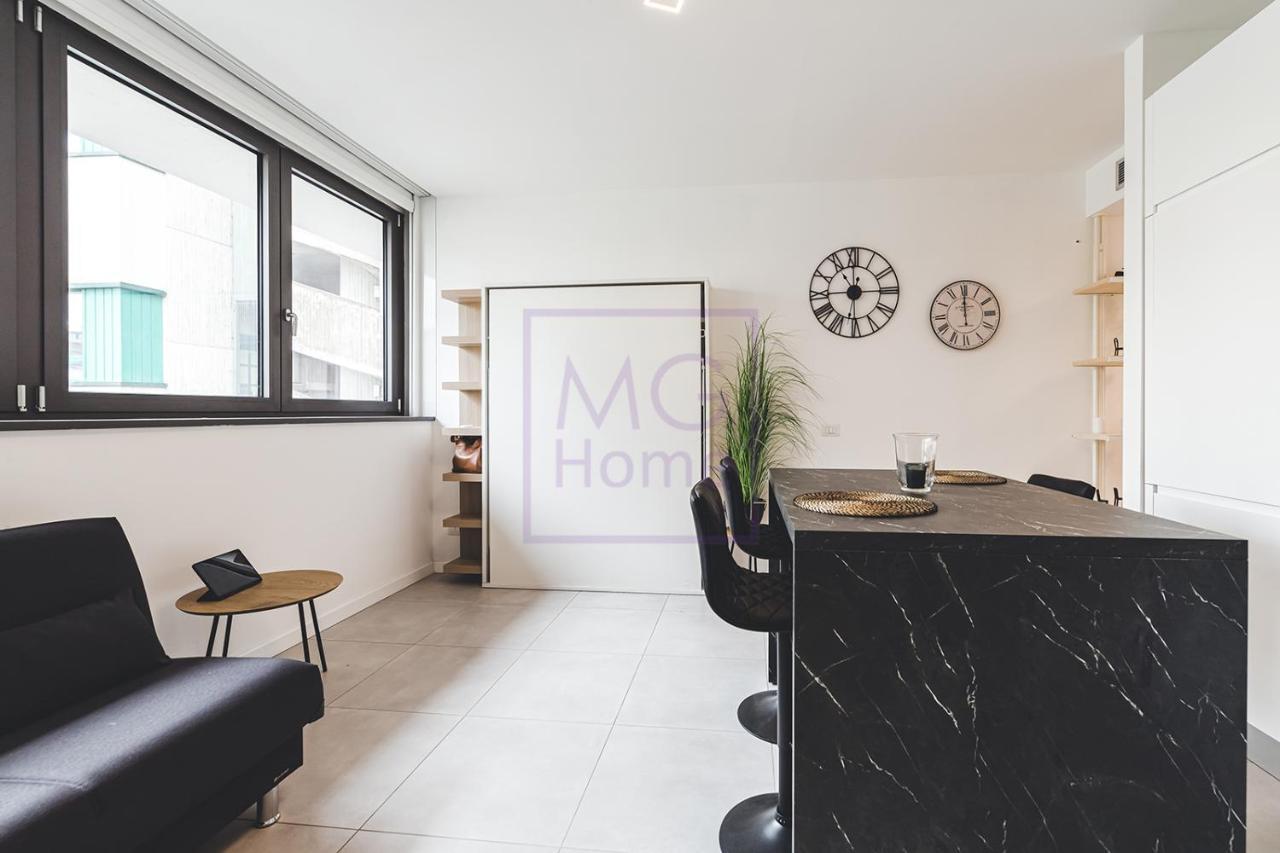 Mg Primula Apartment Милано Екстериор снимка