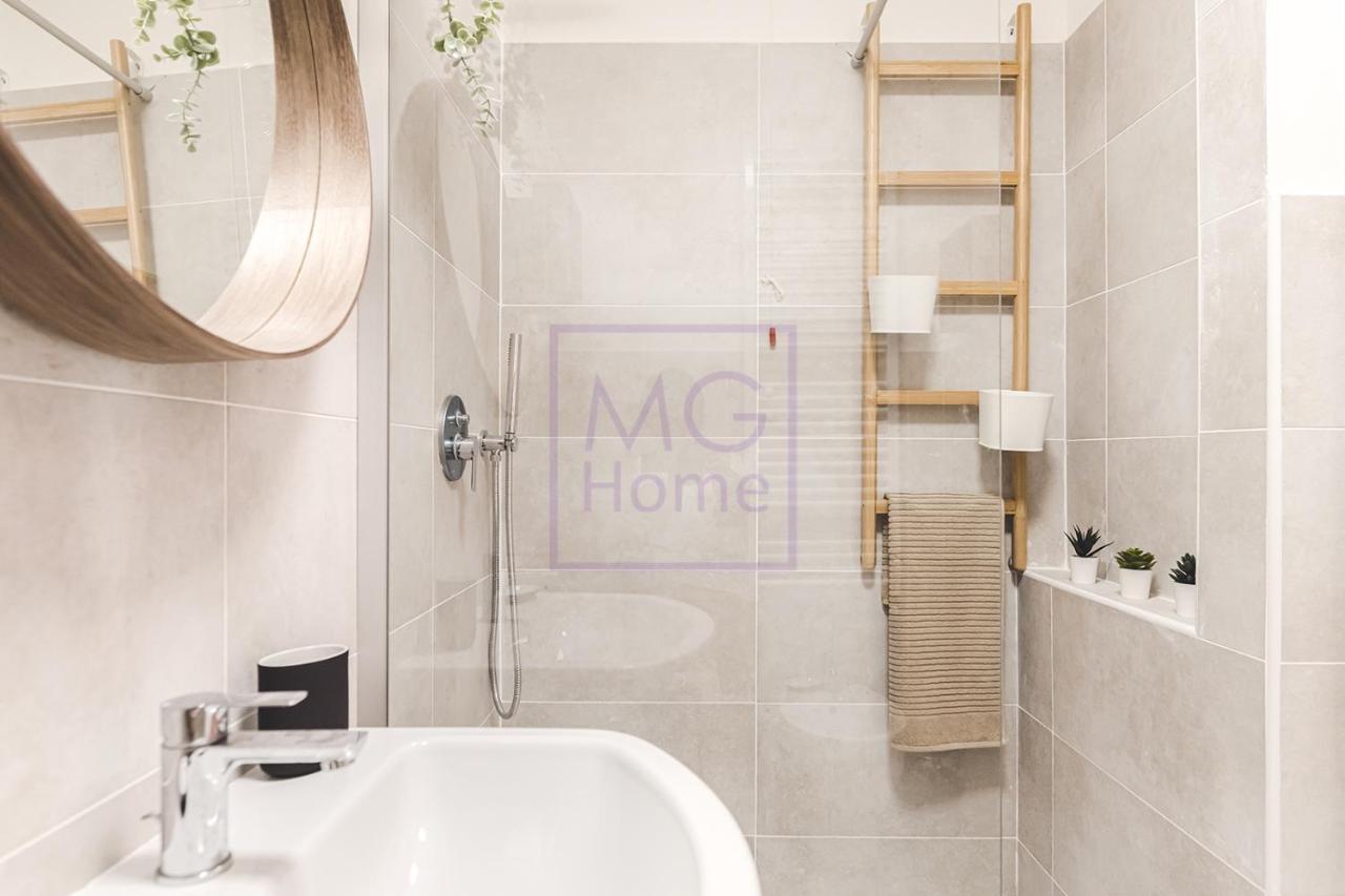 Mg Primula Apartment Милано Екстериор снимка