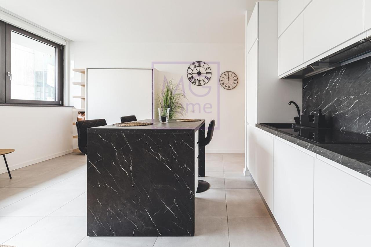 Mg Primula Apartment Милано Екстериор снимка